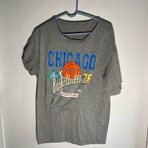 No brand graphic tee